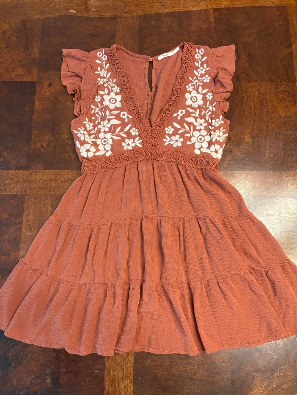 Mi Ami Size S Rust Embroidered Flutter Sleeve Tiered Mini Dress / Tunic